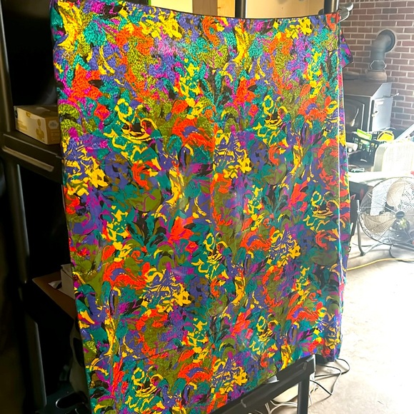 VINTAGE thin silk scarf / throw / wrap abstract - Picture 2 of 4